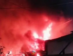 Bangunan Sekolah MI Baiturrahman Jalan Juwingan Dilalap Api