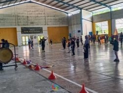 GOR Stikosa AWS Menjadi Pusat Latihan Grup Drumband Gita Bahana Klamsa