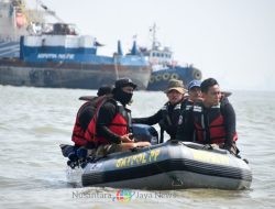 SATPOL PP DAN DKPP SURABAYA GENCAR PATROLI LAUT, AWASI PENGGUNAAN ALAT TANGKAP IKAN ILEGAL