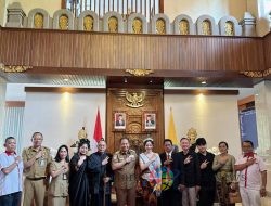 Wanita Duta Perdamaian Dunia Beranjangsana Ke PJ Gubernur Bali Made Mahendra