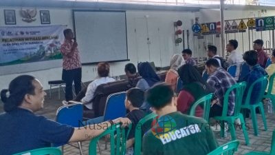 Mahasiswa Stikosa AWS Berkontribusi dalam Mitigasi Bencana Gempa Bumi di SLB Harapan Bunda Surabaya