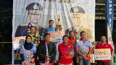 Hari Bhayangkara ke-78, AKBP Bimo Tutup dan Serahkan Hadiah Turnamen Bola Voli Kapolres Kediri Cup 2024
