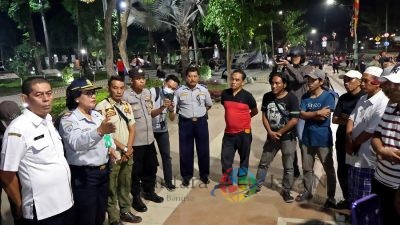 Razia Gabungan Penertiban Parkir Liar di Kota Tua Surabaya