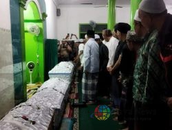 Pemakaman Lima Jenazah Keluarga Guru SDI Darul Falah Surabaya Usai Kecelakaan Tol Solo-Ngawi