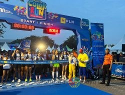 Ribuan Peserta Bergembira dalam PLN Mobile Color Run 2024 di Surabaya