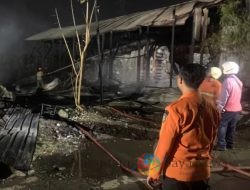 Lima Gudang di Dekat TPA Benowo Surabaya Terbakar, Tidak Ada Korban Jiwa