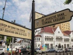 Kursi Besi Kota Lama Surabaya Ditemukan Setelah Raib