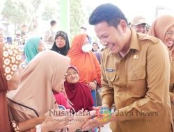 Tinjau Langsung, Plt Bupati Pastikan Bantuan Beras Tahan 3 Tepat Sasaran