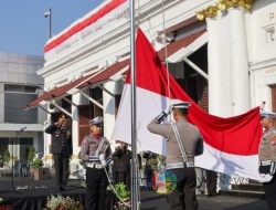 Polrestabes Surabaya Gelar Upacara Peringatan HUT ke-79 RI dengan Semangat Persatuan dan Keberagaman