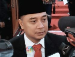 Paslon Eri Cahyadi-Armuji Tunda Pendaftaran Pilkada Surabaya 2024