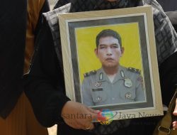 Upacara Pemakaman Dinas: Polres Gresik Beri Penghormatan Terakhir untuk Aipda Wahyudi