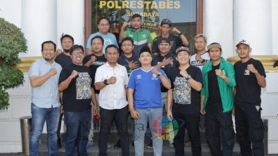 Bonek dan Bobotoh Sepakat Merajut Persahabatan dalam Silaturahmi Dipimpin Kapolrestabes Surabaya 