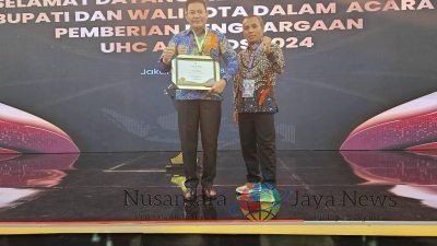 Plt Bupati Sidoarjo Subandi terima Penghargaan UHC Award 2024