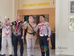 Peringatan Hari Kemerdekaan ke-79, SAMSAT Surabaya Selatan Layani Wajib Pajak dengan Kostum Pejuang