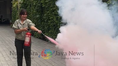 Simulasi Kebakaran di The Capital Hotel Surabaya, Karyawan Dilatih Kesiapsiagaan Darurat