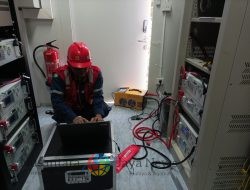 Menjaga Kehandalan Jaringan Pelanggan, PLN Icon Plus Lakukan Maintenance Power Supply Dummy Load di POP ODC ULP Kebonagung