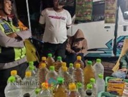 Polres Kediri Kota Sita Puluhan Botol Miras di Kediri Scooter Festival 2024