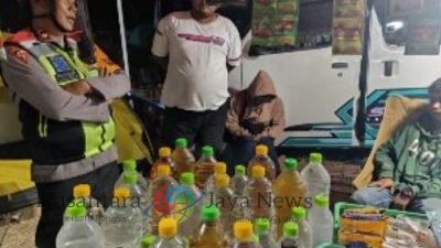 Polres Kediri Kota Sita Puluhan Botol Miras di Kediri Scooter Festival 2024