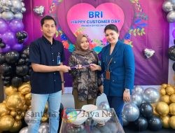 Peringati Hari Pelanggan Nasional BRI Branch Office Medan Sisingamangaraja Bagi-Bagi Cokelat