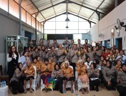 HUT ke-76 Polwan: Polwan Polres Kediri Kota Adakan Syukuran di Panti Wredha