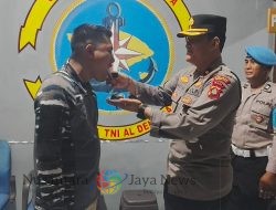 Menjaga Sinergitas: Kapolsek Kawasan Pelabuhan Gilimanuk bersama Personil Berikan Ucapan Selamat pada HUT TNI AL ke-79