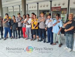 Kapolsek Gilimanuk Jalin Komunikasi dengan Sopir Angkutan di Terminal Gilimanuk melalui Program “Jumat Curhat”