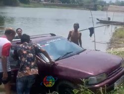 Diduga Mengantuk, Sopir Mobil Terperosok ke Sungai Bengawan di Tejoasri, Lamongan