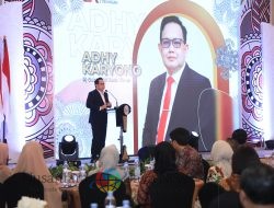 Pengukuhan Yunita Linda, Pj. Gubernur Adhy Apresiasi KUB OJK Jatim