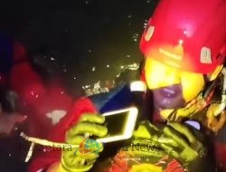 Evakuasi iPhone 7 yang Terjatuh ke Sungai di Jembatan Merah Surabaya Berhasil Dilakukan Tanpa Biaya