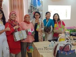25 Ibu Dharma Wanita Kunjungi KAN dan Pabrik Dupa Kaori Cintai Produk Lokal