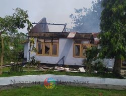 Gempar! Kantor Camat Woja Dilahap Sijago Merah, Diduga Korsleting Listrik