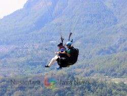 Pj. Gubernur Jatim dan Lampung Menyatu dengan Alam, Serunya Wisata Paralayang di Kota Batu