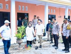 Pilkada Serentak di Depan Mata, Pj Gubernur Jatim Periksa Logistik di Lumajang