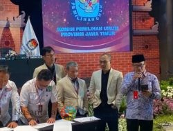 Saksi Paslon Risma-Gus Hans Tolak Tanda Tangani Hasil Rekapitulasi Pilkada Jatim, Siap Ajukan Gugatan ke MK