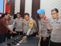 Cegah Penyalahgunaan, Kapolres Kediri Kota Lakukan Pemeriksaan Senjata Api Dinas Anggota