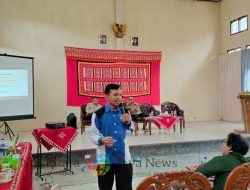 Dosen Stikosa AWS Pemateri Tunggal Bidang TIK di Desa Cerdas Kabupaten Tanggamus Lampung