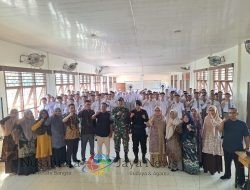 Personil Sat Brimob Polda Sumut Brigadir Ricky Sihotang Jadi Narasumber di SMK Al Washliyah 2 Perdagangan