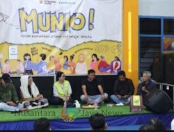 Mencari Ibu di Pendopo Kampus Stikosa AWS