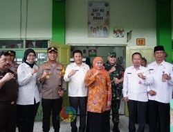 Plt. Bupati Sidoarjo Dan Gubernur Terpilih Jawa Timur Tinjau Pelaksanaan Makan Bergizi Gratis (MBG) Di SMPN 1 Candi