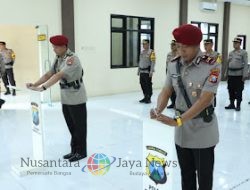 Mutasi Kembali Terjadi, Kapolres Bangkalan Pimpin Upacara Sertijab Kasatreskoba