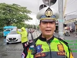Kasatlantas Polres Tanjung Perak Terus Melakukan Pengaturan Lalulintas di Akses Jembatan Suramadu