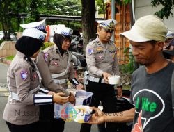 Kepedulian Satlantas Polres Gresik Kepada Warga melalui Jumat Berkah