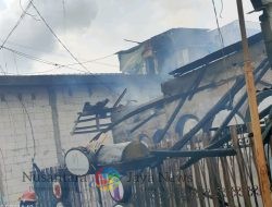 Kebakaran Hanguskan Rumah di Jl. Sidotopo Jaya, Dua Remaja Alami Syok
