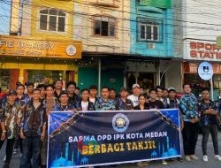 SAPMA IPK Kota Medan berbagi ratusan takjil kepada Masyarakat dan Pengguna Jalan