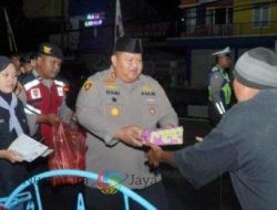 Kapolres Pasuruan Gandeng Mahasiswa Berbagi Makan Sahur