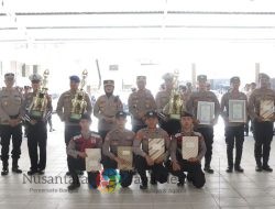 Kapolres Sampang Berikan Reward Kepada 18 Anggota Berprestasi