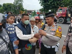 Gelar Safari Ramadhan, Polres Tanjung Perak Bagi-bagi Takjil Gratis