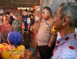 Kapolres Pelabuhan Tanjung Perak Tinjau Pasar Pabean Cantikan Pastikan Stok Bapokting Aman Sampai Lebaran