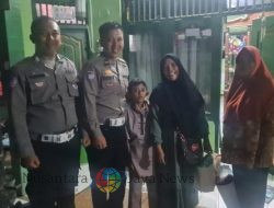 Aksi Mulia Polisi Bantu Ibu-Anak yang Kehabisan Tiket Bus Mudik