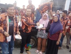 Bagikan Takjil Gratis Di Kelurahan Sidomulyo Warga Serbu PAC Pemuda Pancasila Medan Tuntungan